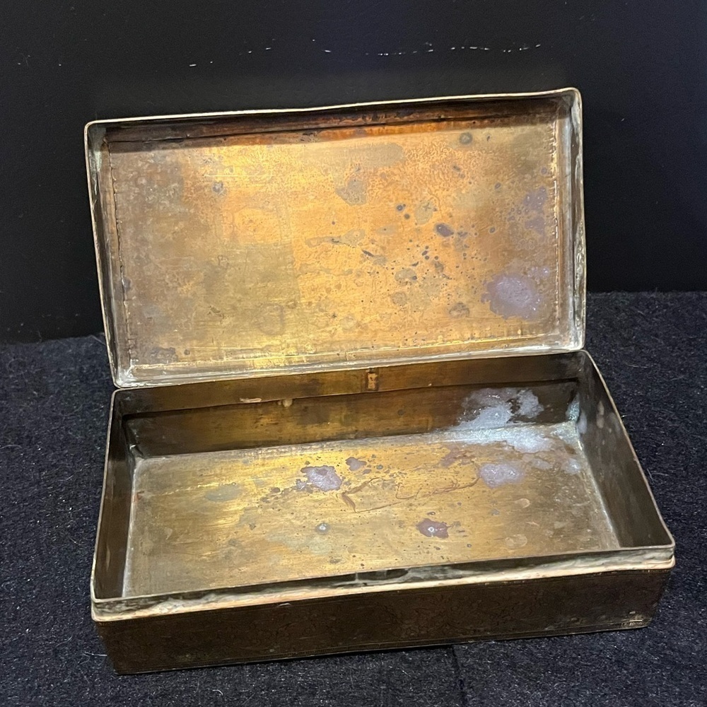 Vintage Metal Box / Money Box - Picture 6 of 16